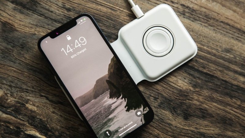 Iphone không nhận sạc Magsafe