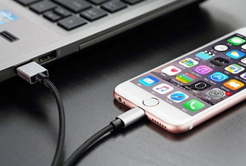 Sửa lỗi iPhone không nhận sạc nhanh